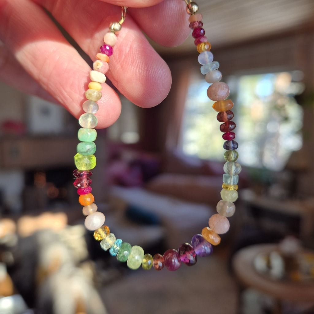 Mangefarget - Energi armbånd